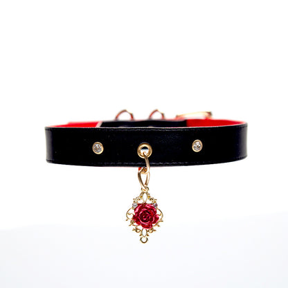 [Scarlet Rose]  Eco-Friendly Carved Rose Pendant Adjustable Choker